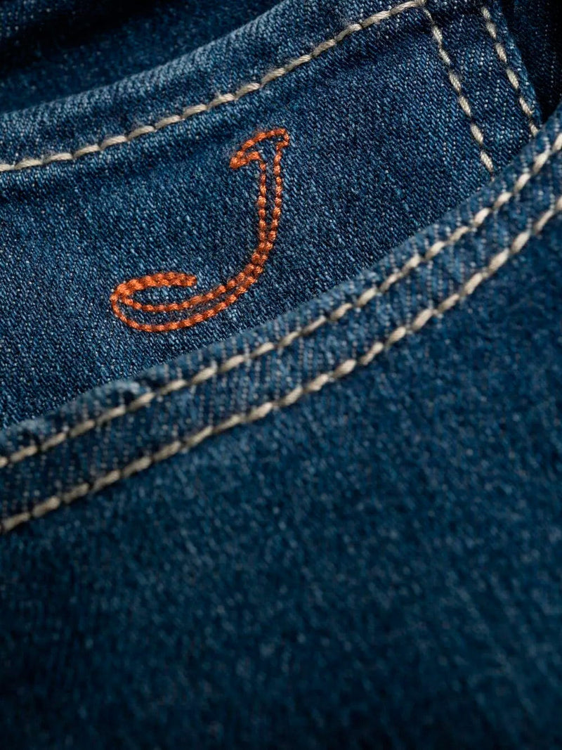 Jeans slim con efecto lavado
