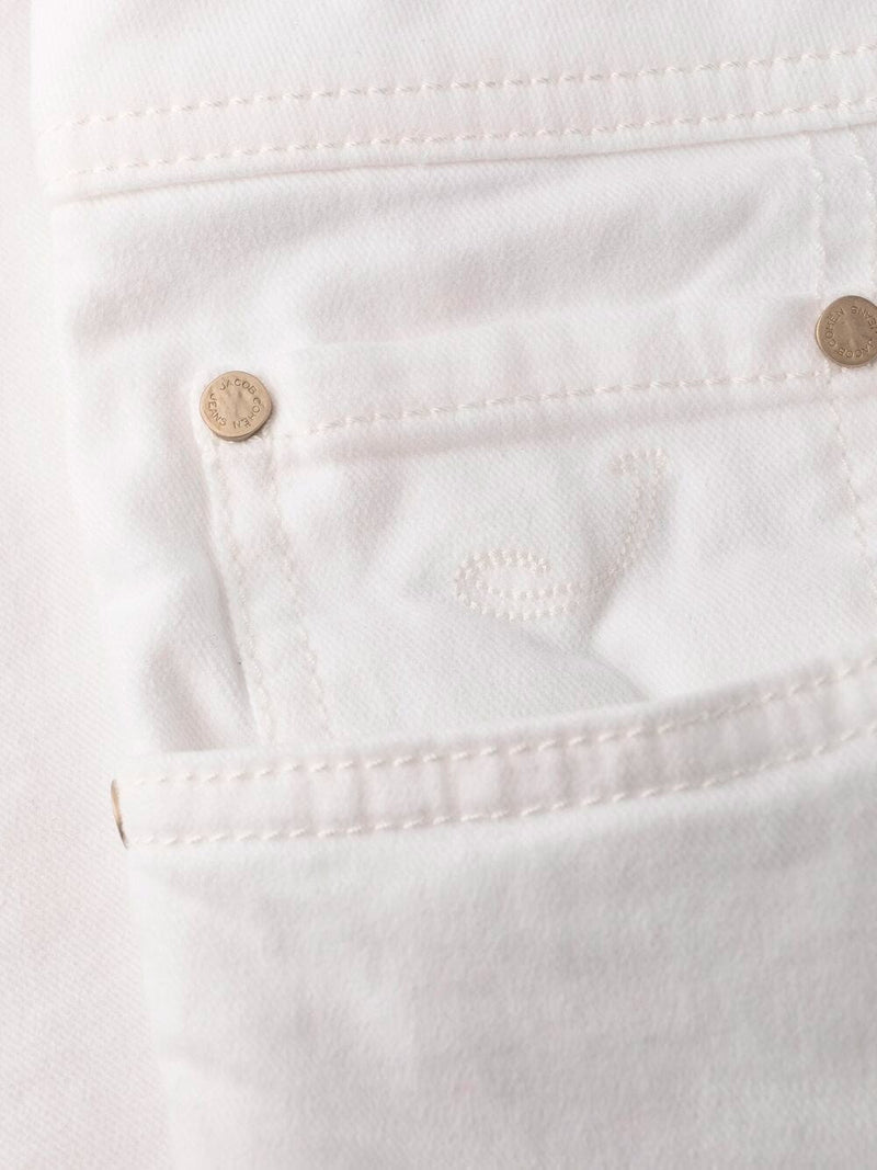 Jeans rectos en denim stretch blanco
