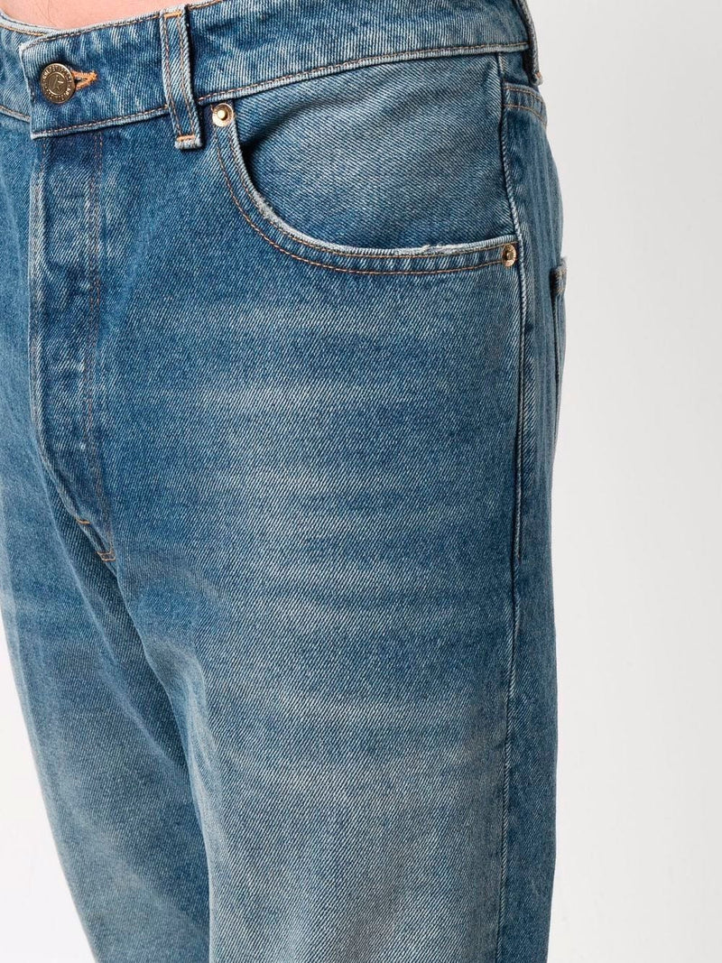 Jeans rectos en denim lavado medio