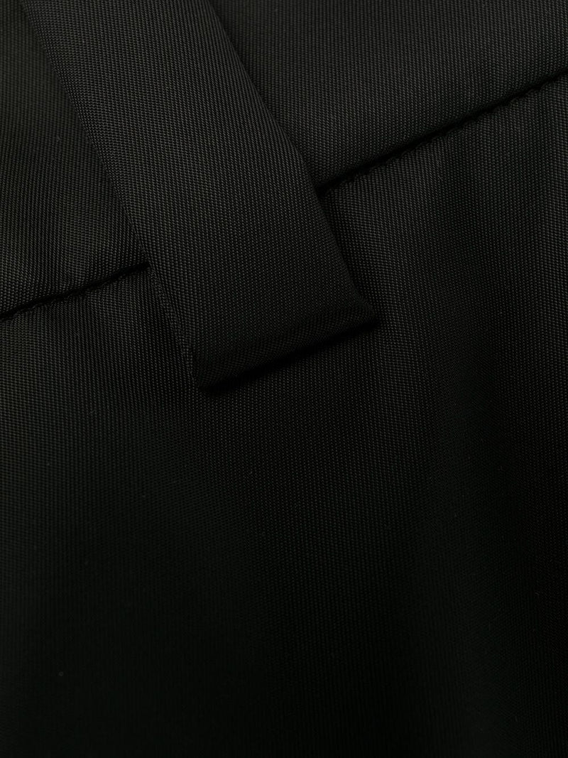 Pantalón en nailon negro con cinturón